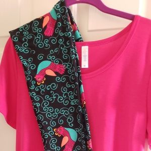 Lularoe classic tee and bird of paradise leggings